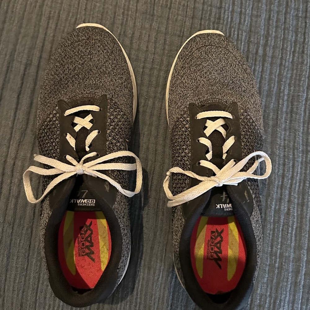 Skechers GO WALK Textured Gray Lace Up Women's Sneakers Size 9